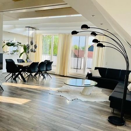 Apartment 160Qm 5 Schlafzimmer 1 Wohnzimmer Terrasse Und Balkon Wilhelmshaven Bagian luar foto