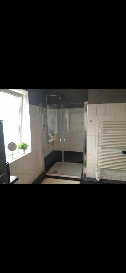 Apartment 160Qm 5 Schlafzimmer 1 Wohnzimmer Terrasse Und Balkon Wilhelmshaven Bagian luar foto