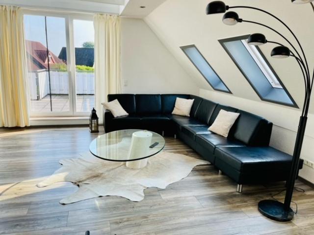 Apartment 160Qm 5 Schlafzimmer 1 Wohnzimmer Terrasse Und Balkon Wilhelmshaven Bagian luar foto