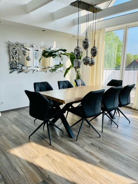 Apartment 160Qm 5 Schlafzimmer 1 Wohnzimmer Terrasse Und Balkon Wilhelmshaven Bagian luar foto