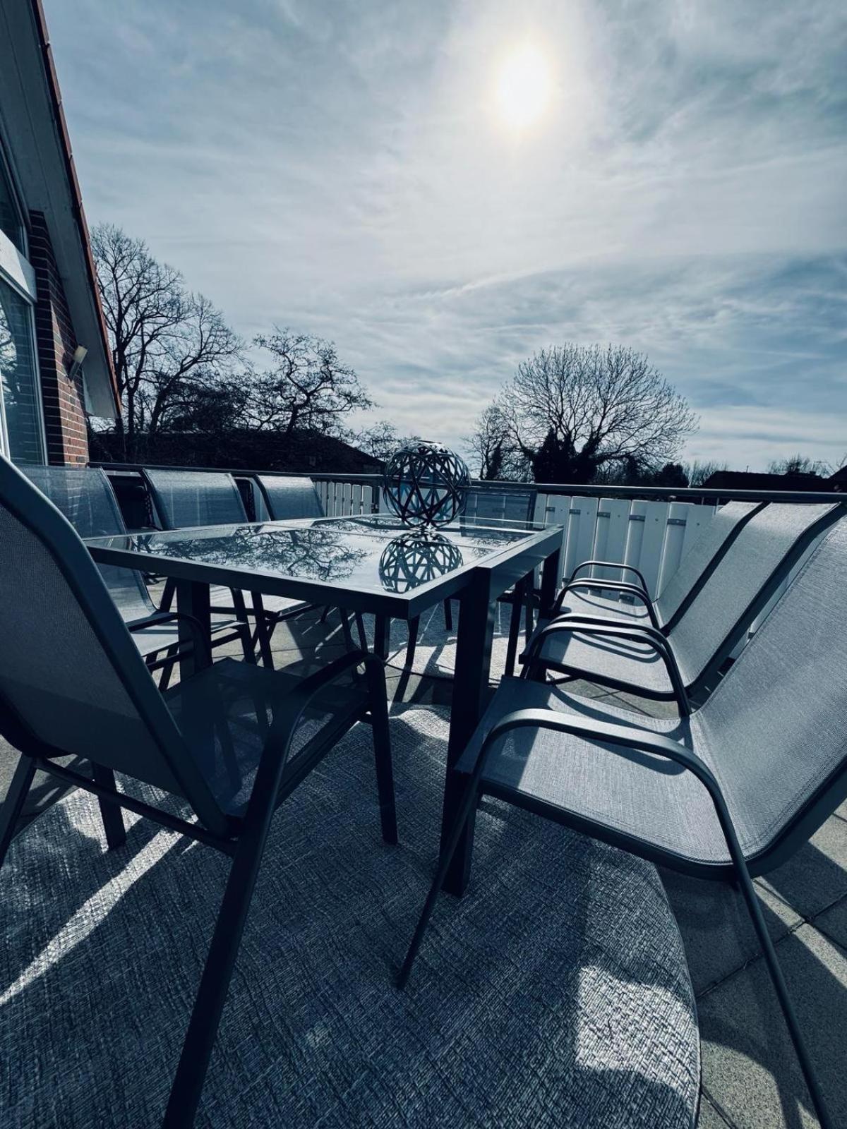 Apartment 160Qm 5 Schlafzimmer 1 Wohnzimmer Terrasse Und Balkon Wilhelmshaven Bagian luar foto