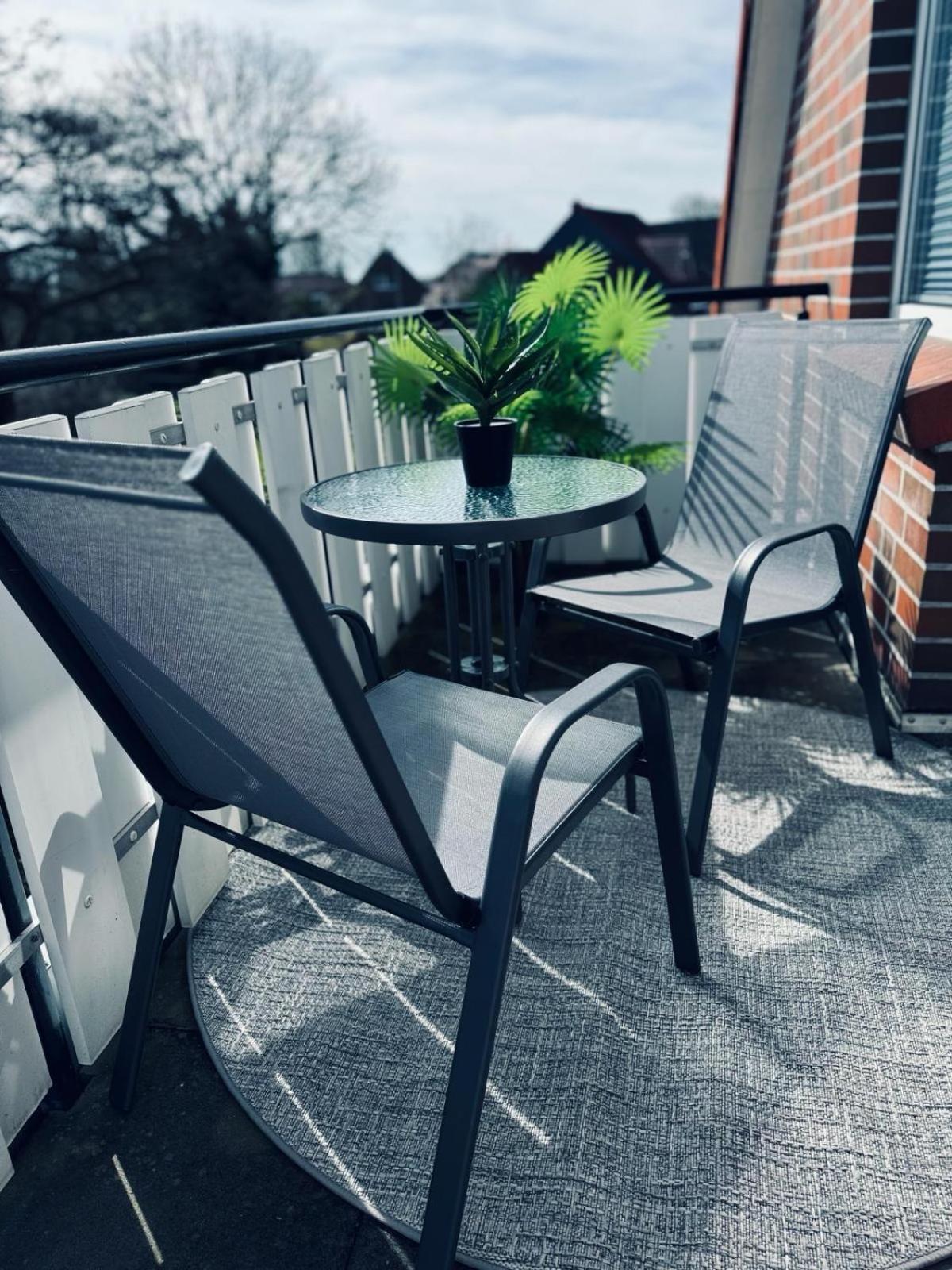 Apartment 160Qm 5 Schlafzimmer 1 Wohnzimmer Terrasse Und Balkon Wilhelmshaven Bagian luar foto